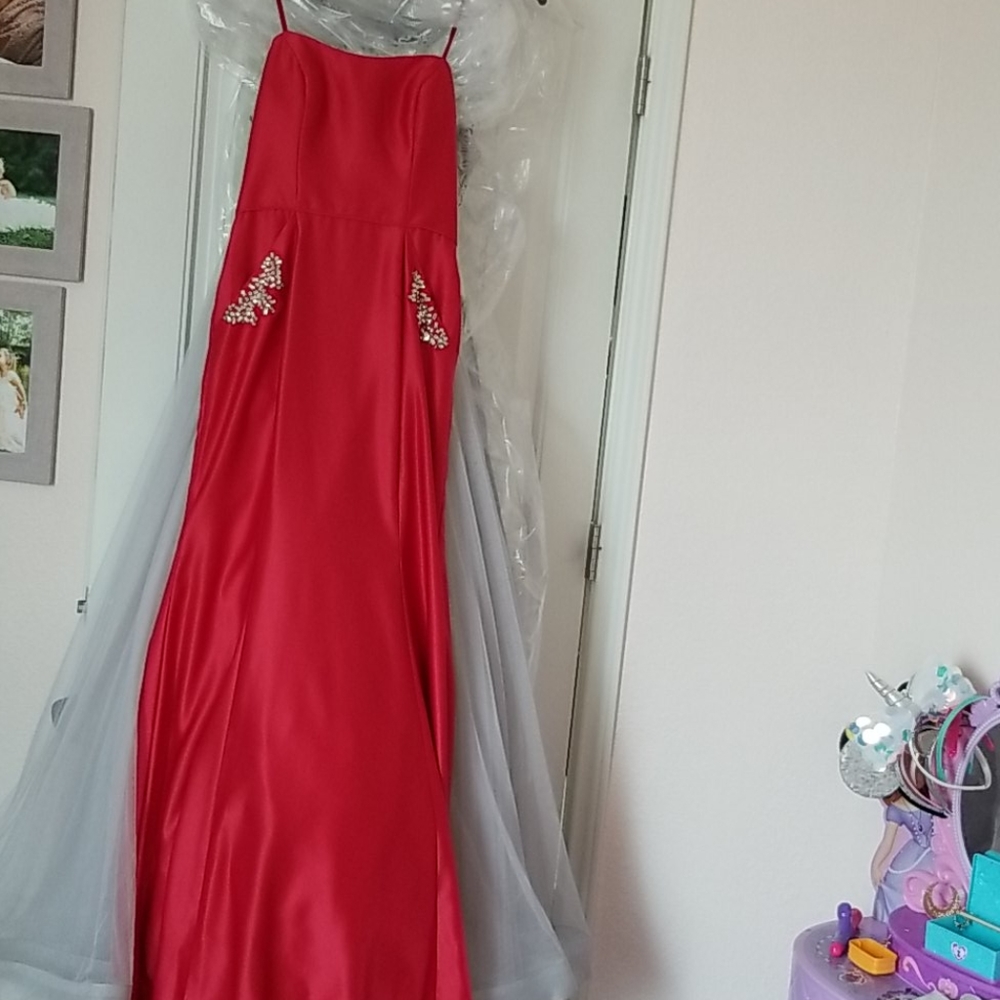 Strapless red prom dress